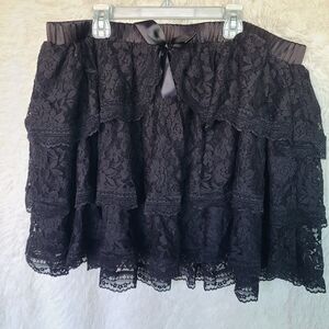 Hot Topic Black Lace Tiered Skirt